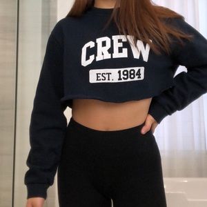BRANDY MELVILLE CROPPED SWEATSHIRT
